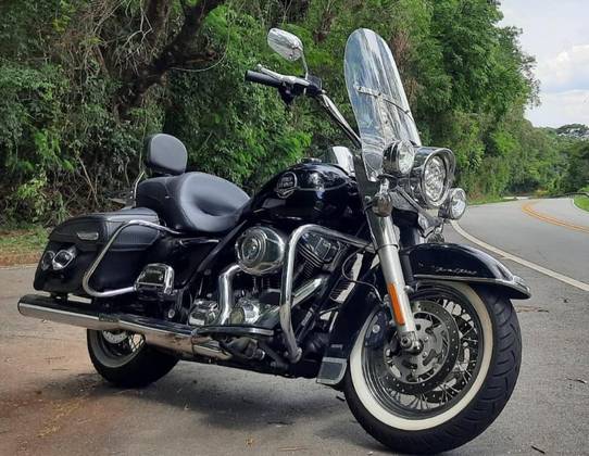 HARLEY-DAVIDSON ROAD KING CLASSIC 